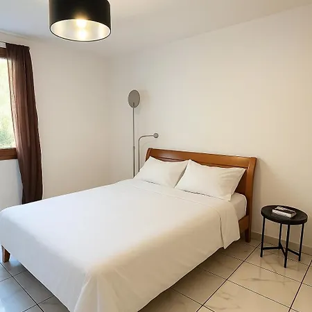 Διαμέρισμα T3 A *